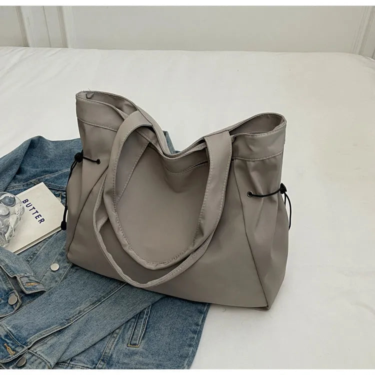 Soft folding Oxford cloth commuter tote bag in street trend style with shoulder strap