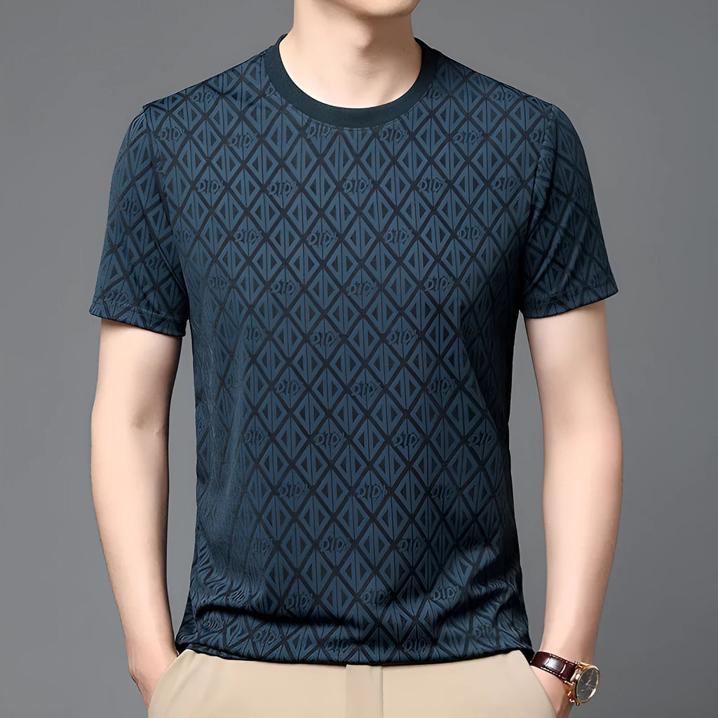 Men's loose-fit black short sleeve T-shirt made from Ice Silk Jacquard fabric.