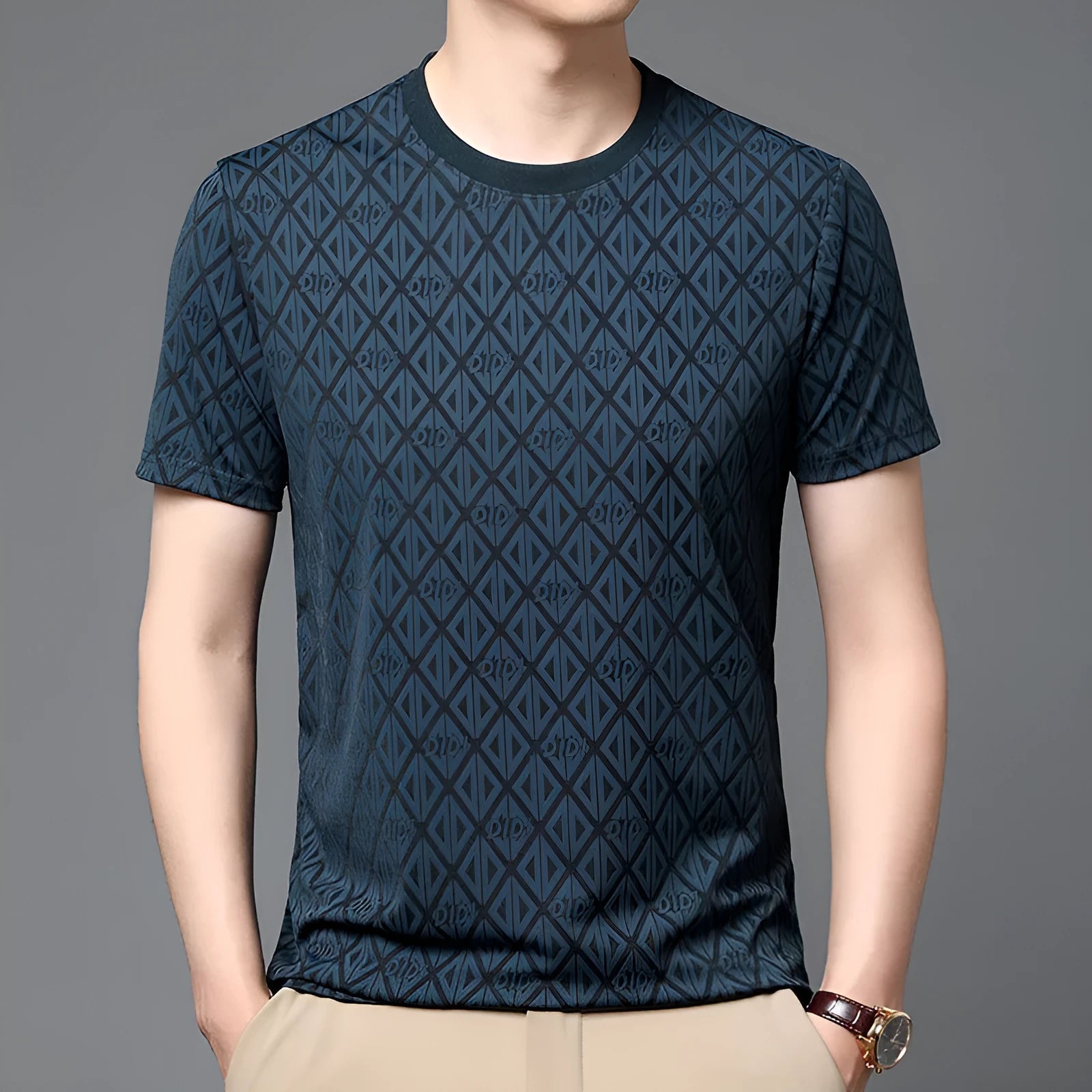 Men's loose-fit black short sleeve T-shirt made from Ice Silk Jacquard fabric.