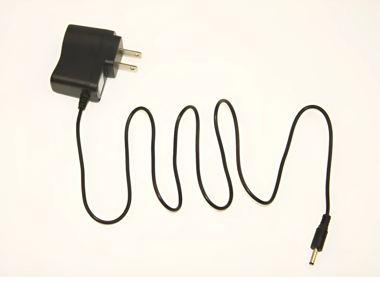 Black battery charger with DC3.5mm plug for 18650 lithium battery direct charge with display light