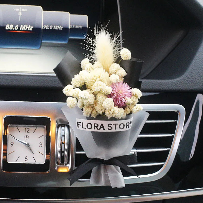 Dried flower bouquet and fragrance slices for car air outlet mounting