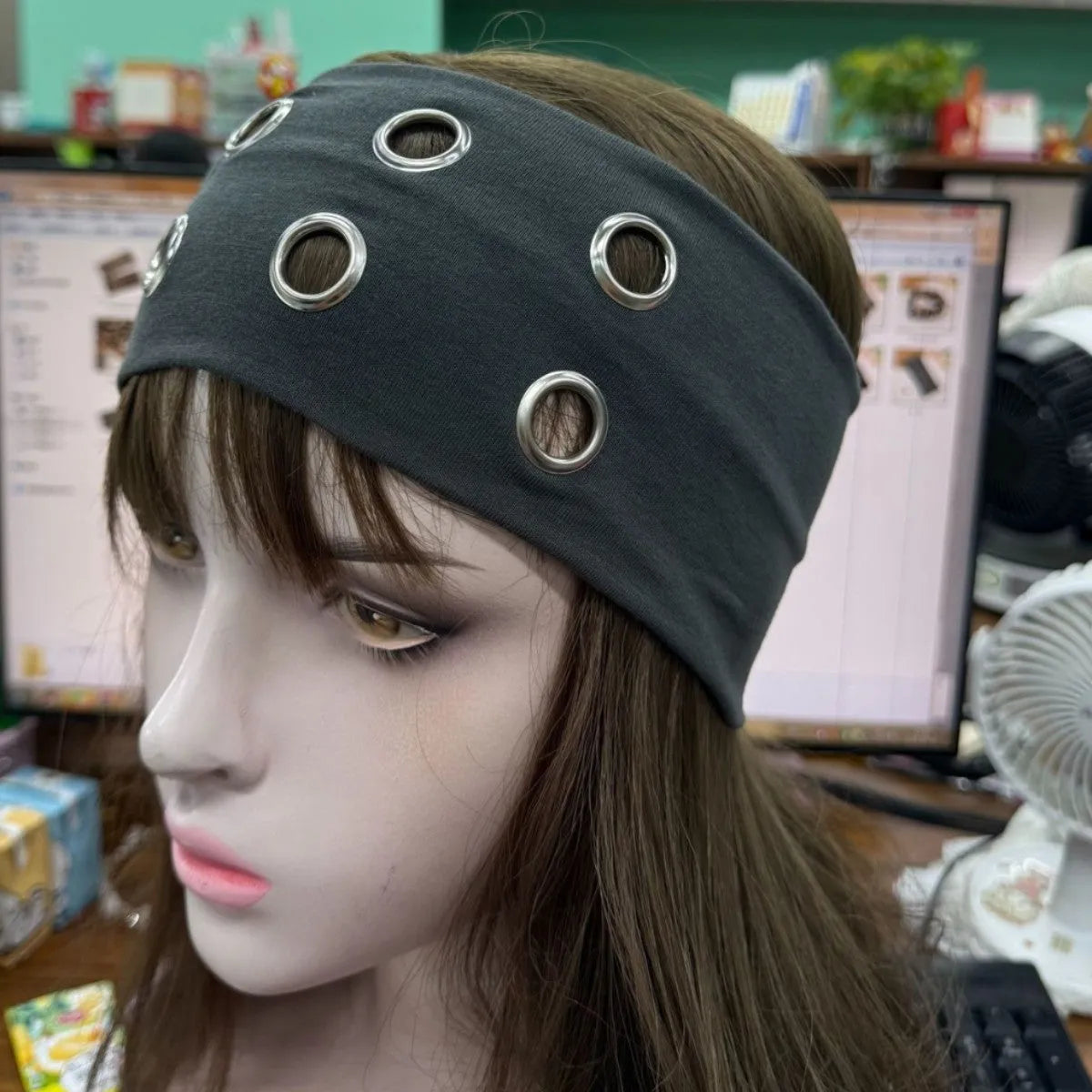 Punk metal circle pullover hair band in black with hollow metal design for exercise