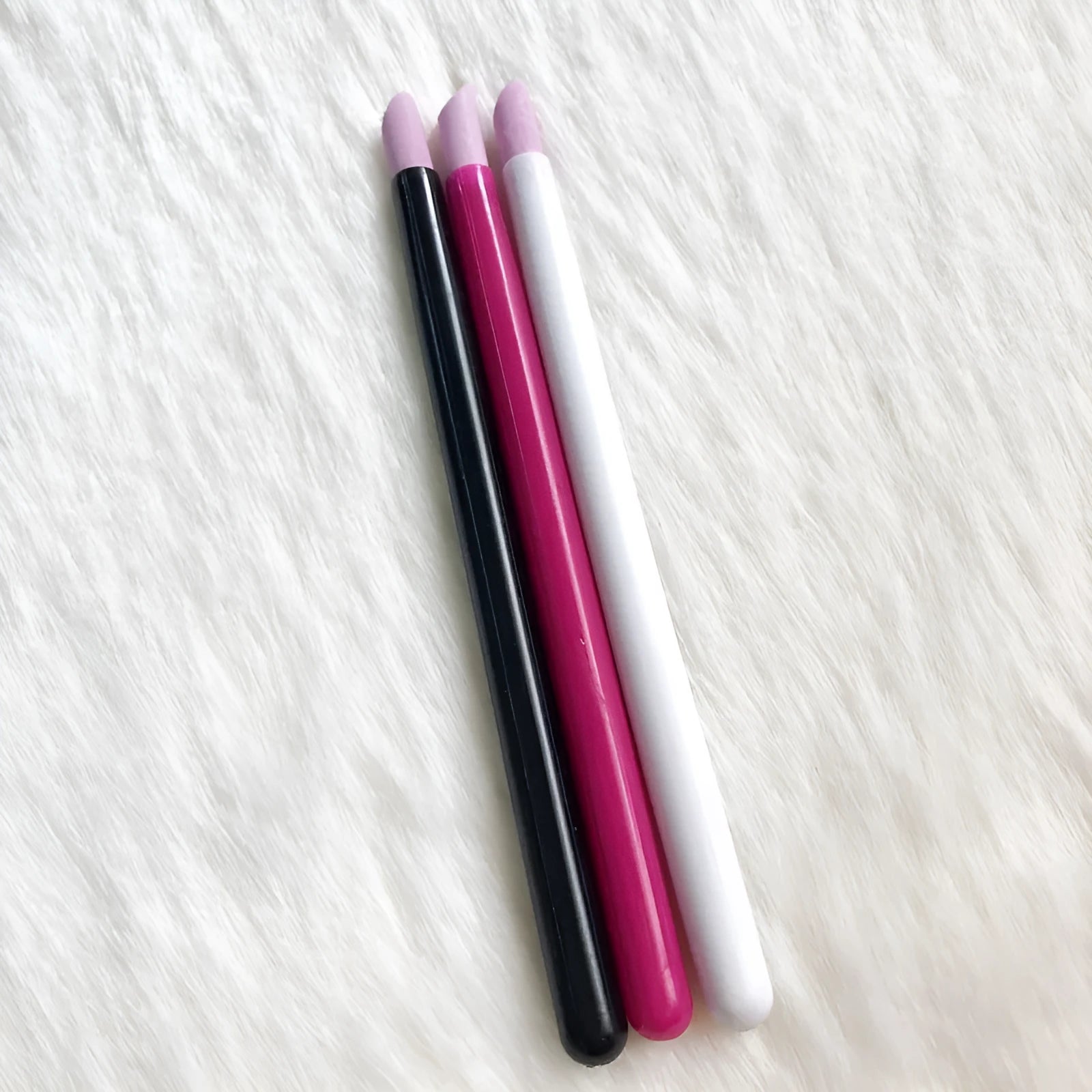 Plastic pen exfoliating tool with 45-degree polishing stick for nail edge dead skin removal, 20g, random colour