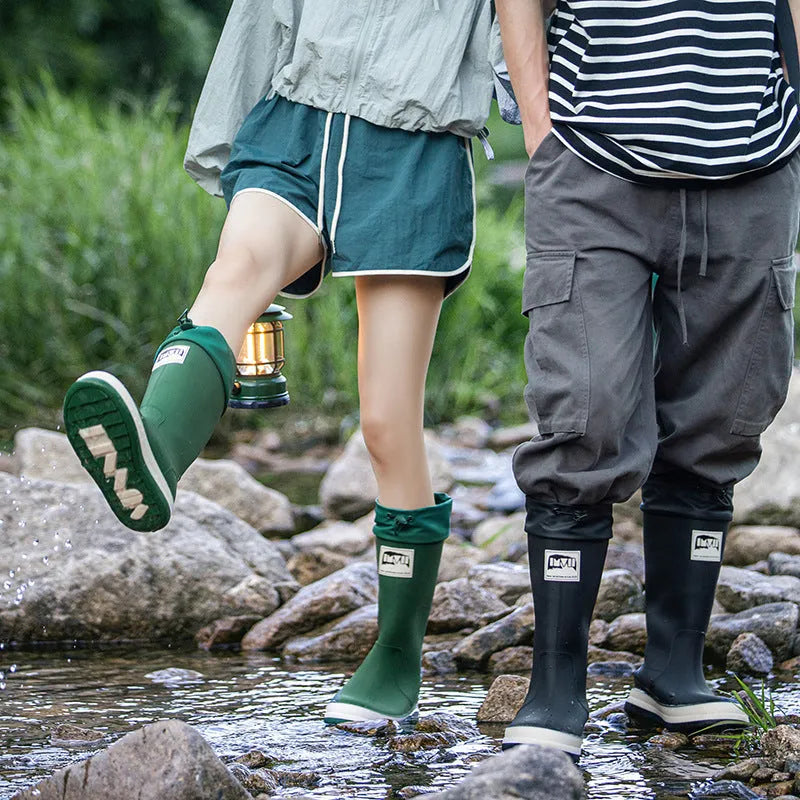 Couple platform high tube waterproof rain boots in solid colours with non-slip soles