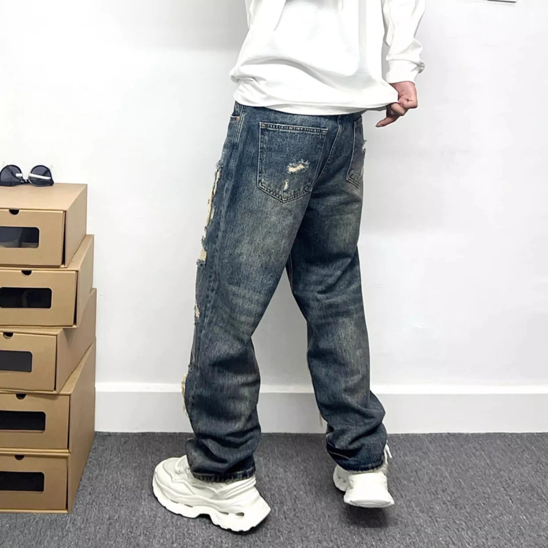 Light blue mid-waist zip-fly cotton denim jeans for teenagers