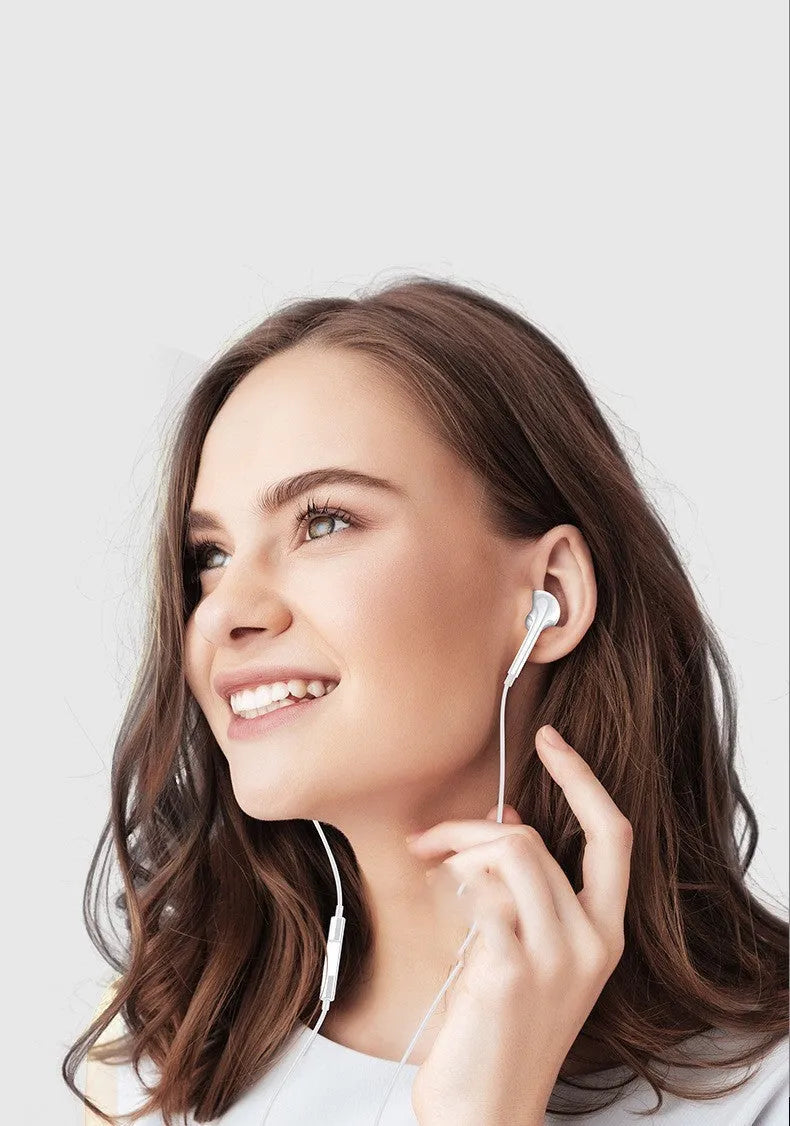 Wire-controlled Bluetooth in-ear headphones with wired connection, moving coil driver, and microphone