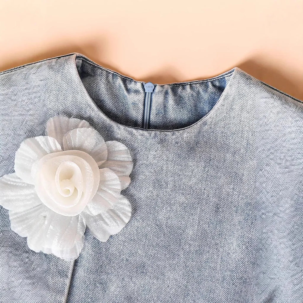 Girl's sleeveless 3D floral denim dress in blue cotton, suitable for height sizes 4Y 5Y 6Y 7Y
