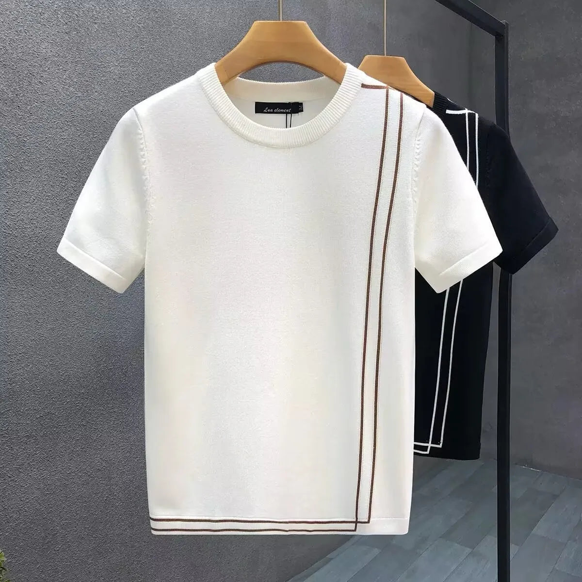 Striped knitted ice silk short sleeve men's slim fit T-shirt in black, drop shoulder design, summer retro style