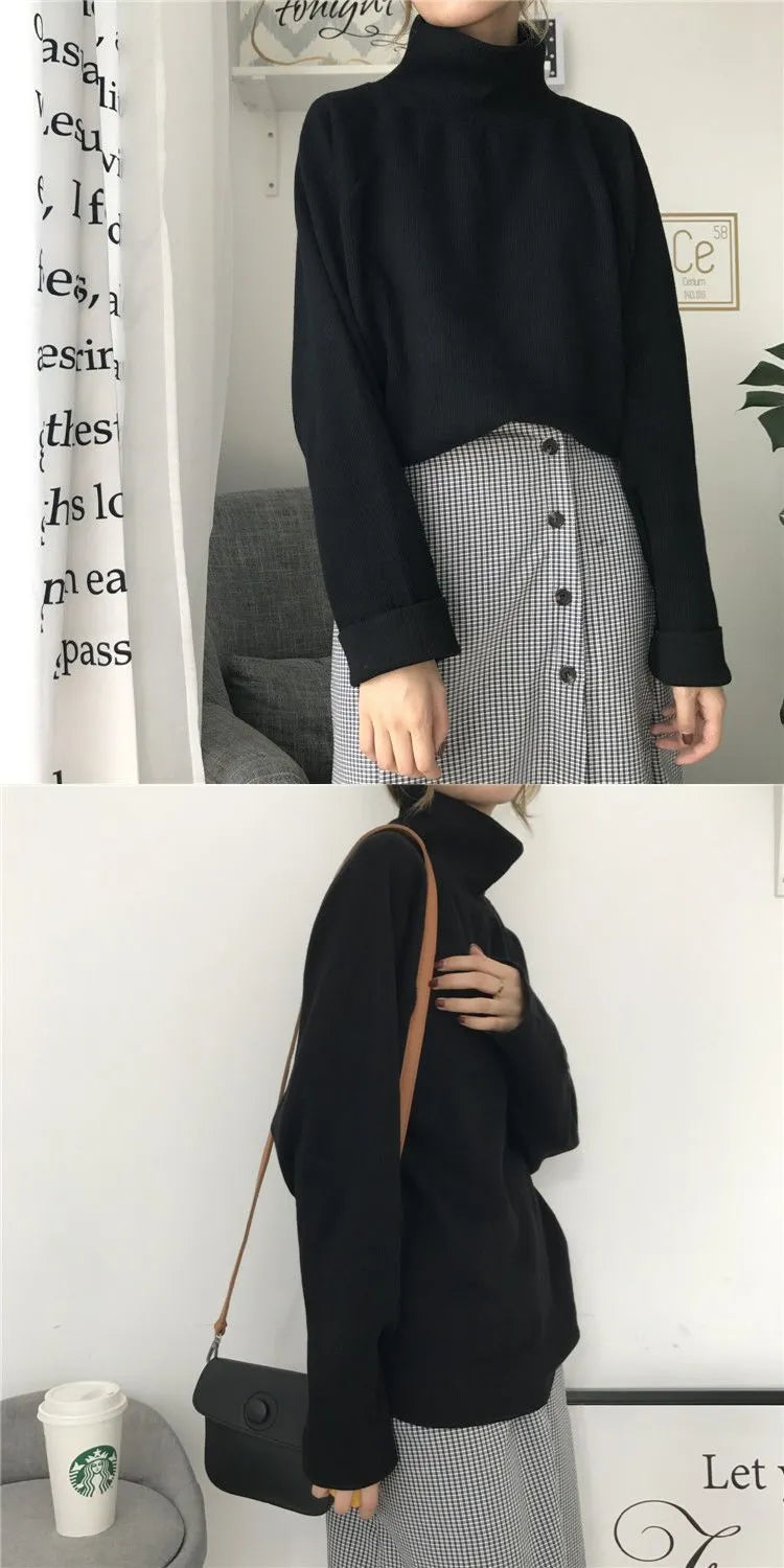 Women's solid colour long-sleeve top with a half-high collar in a loose fit.
