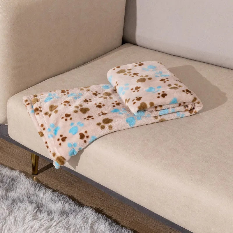 Cartoon anime pattern pet blanket with double-sided flannel construction in blue dog or dog's paw designs