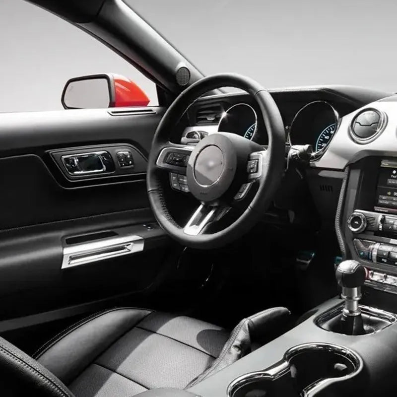 Three-piece ABS plastic car steering wheel decoration set with carbon fibre pattern.