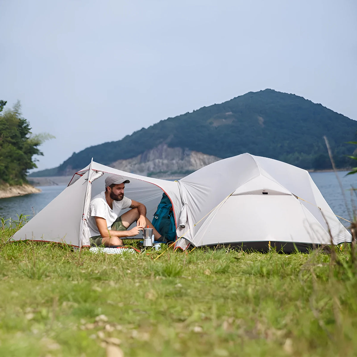 Ultralight 20D silicone rainproof double-wall camping tent for two people with aluminium alloy poles in grey