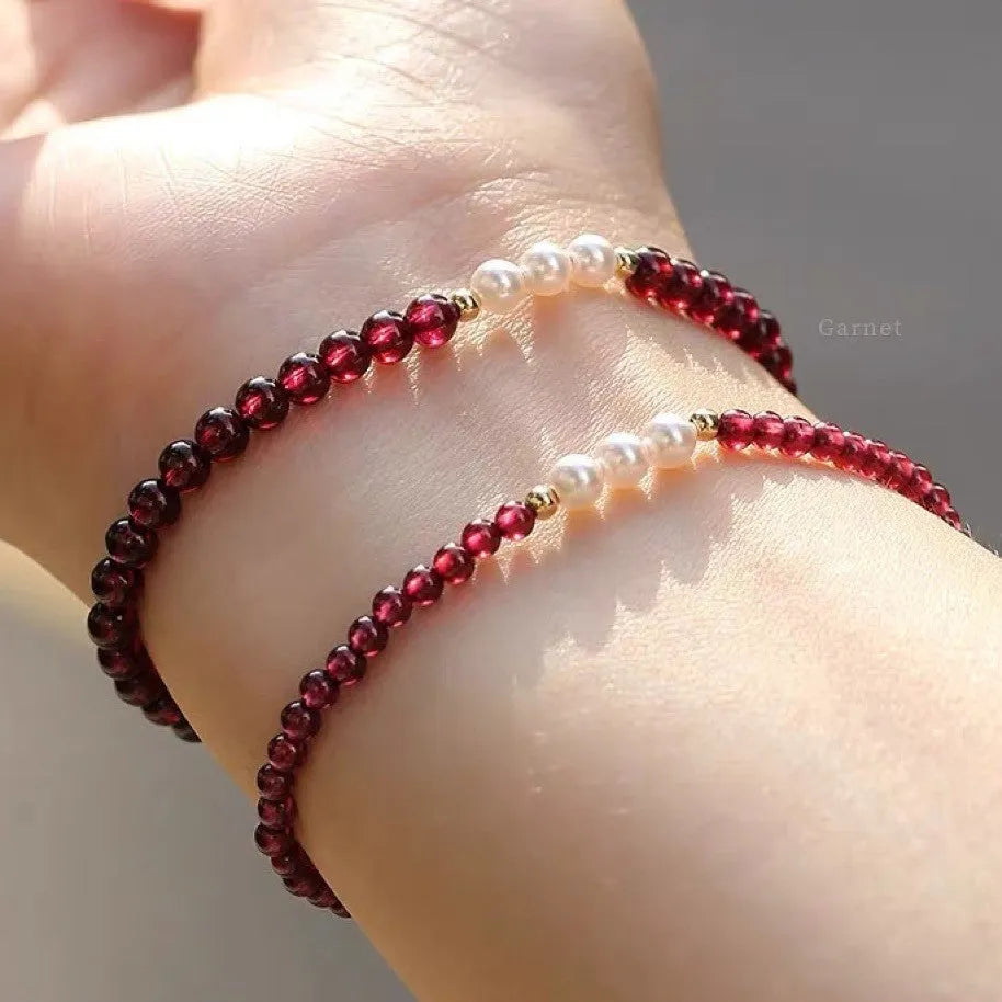 Women's crystal bracelet with an artificial pearl in 3mm or 4mm size for OL fashion style.