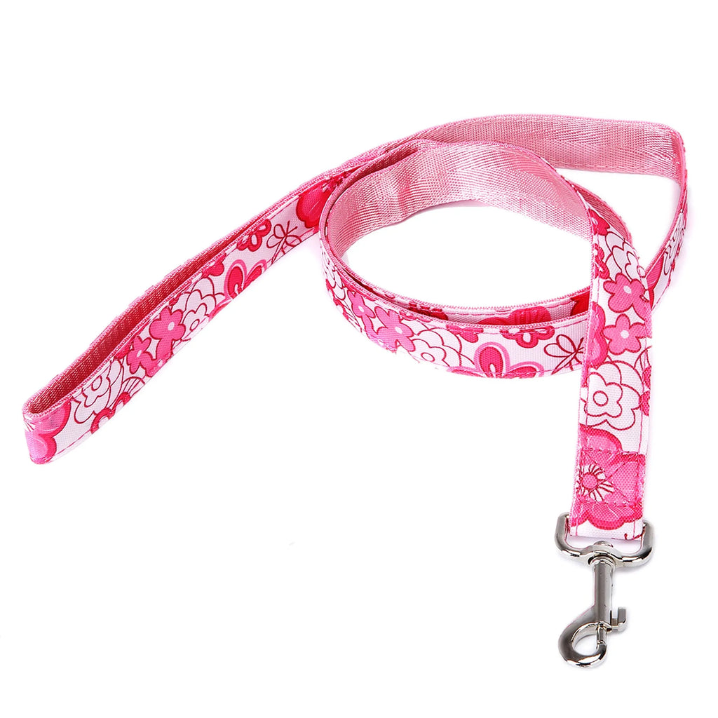 Black pet traction rope with plaid stripe pattern, 120cm long with hand holding loop.