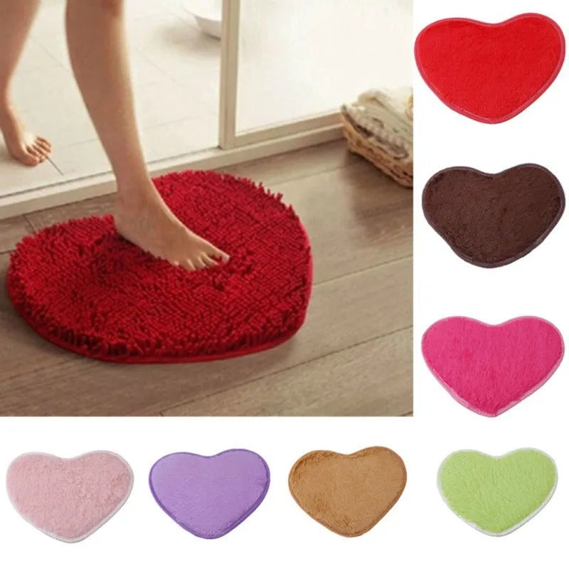 Heart-shaped polyester fibre floor mat in solid colour, size 60x70cm, on bedroom floor