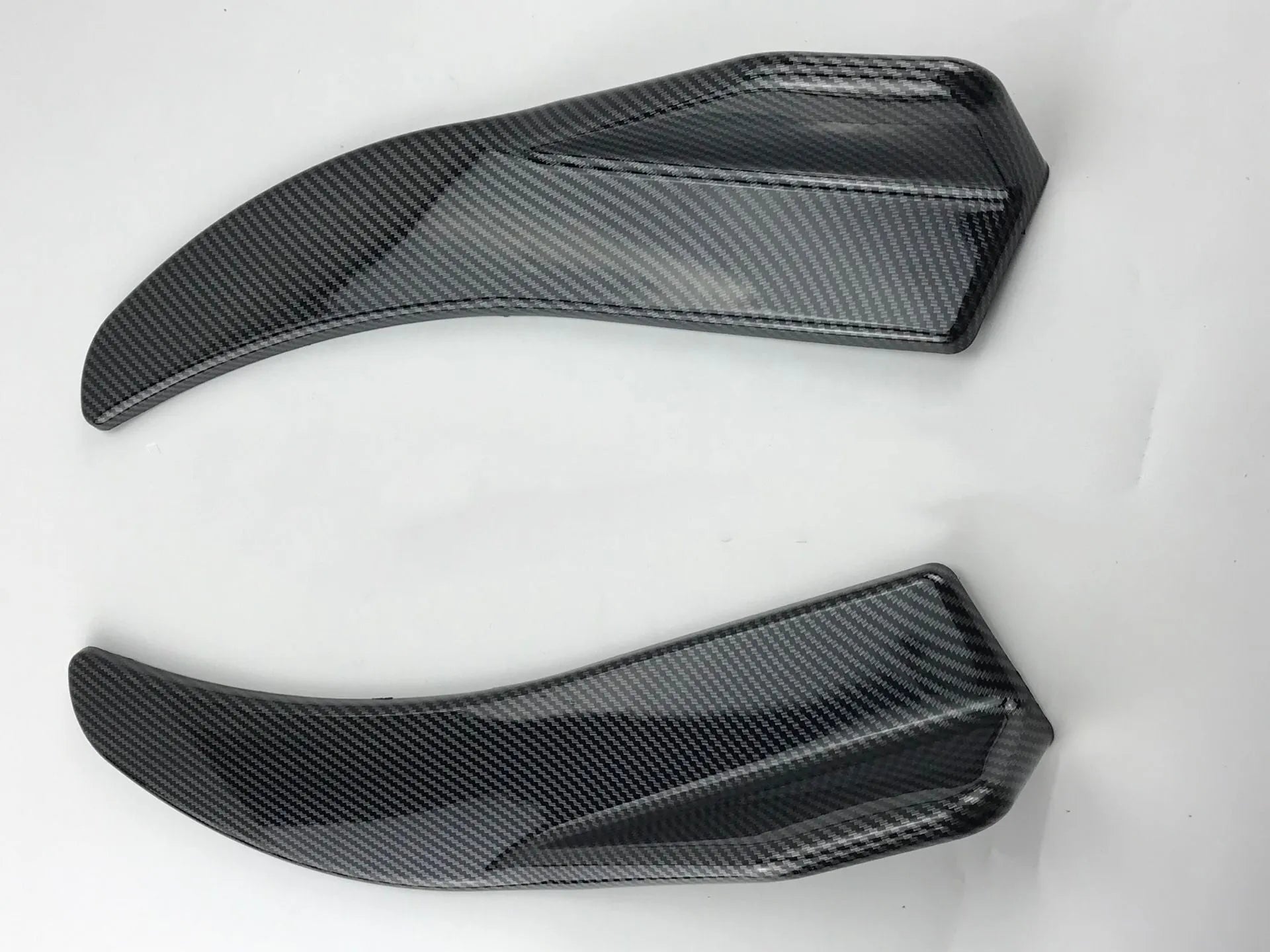 Carbon fibre pattern front and rear deflector lights for General Motors vehicles, 440mm ABS construction
