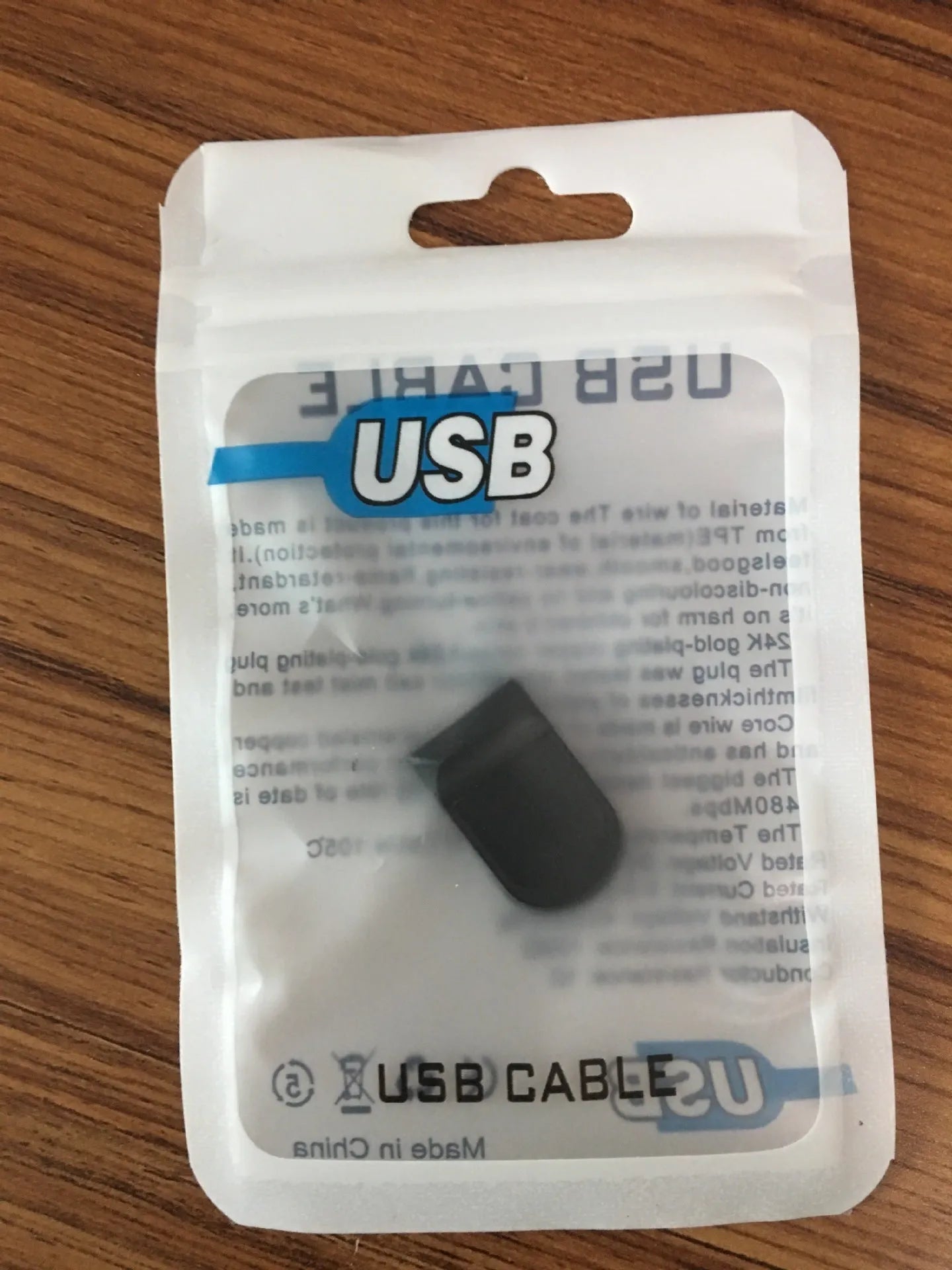 Black plastic USB 2.0 flash drive 2GB capacity compact size