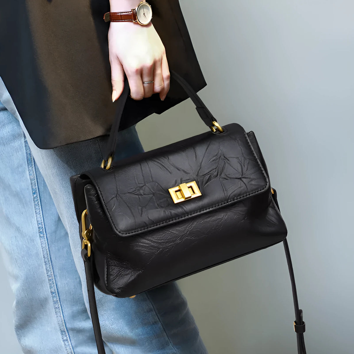 Women's crossbody bag in first layer cowhide leather, horizontal square shape, Black or Caramel Mocha