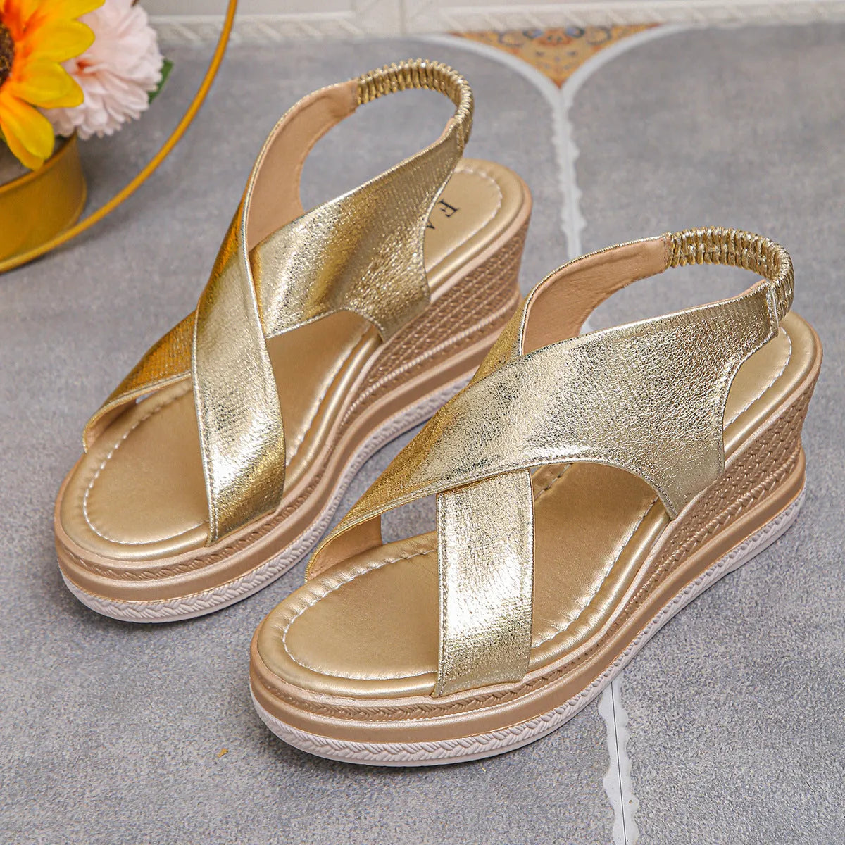 Summer platform Roman sandals with PU upper and elastic band in black with fish mouth toe design