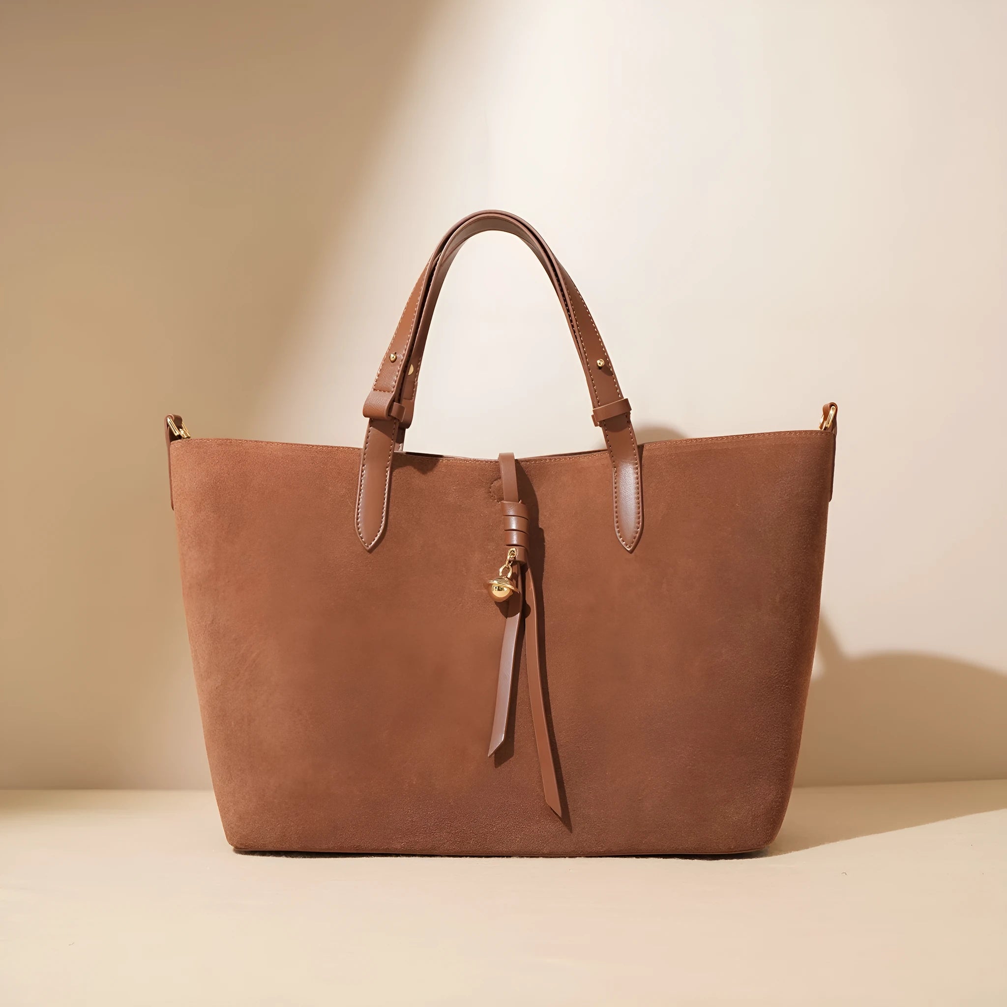 Maillard-style retro tote bag in olive green, bucket shape with cotton lining and outer pocket