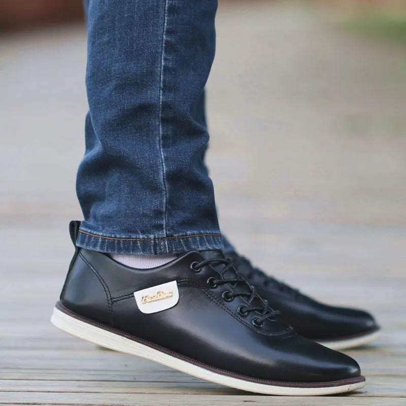 Non-slip lace-up sailing shoes with PU insole and breathable upper in leather-style finish
