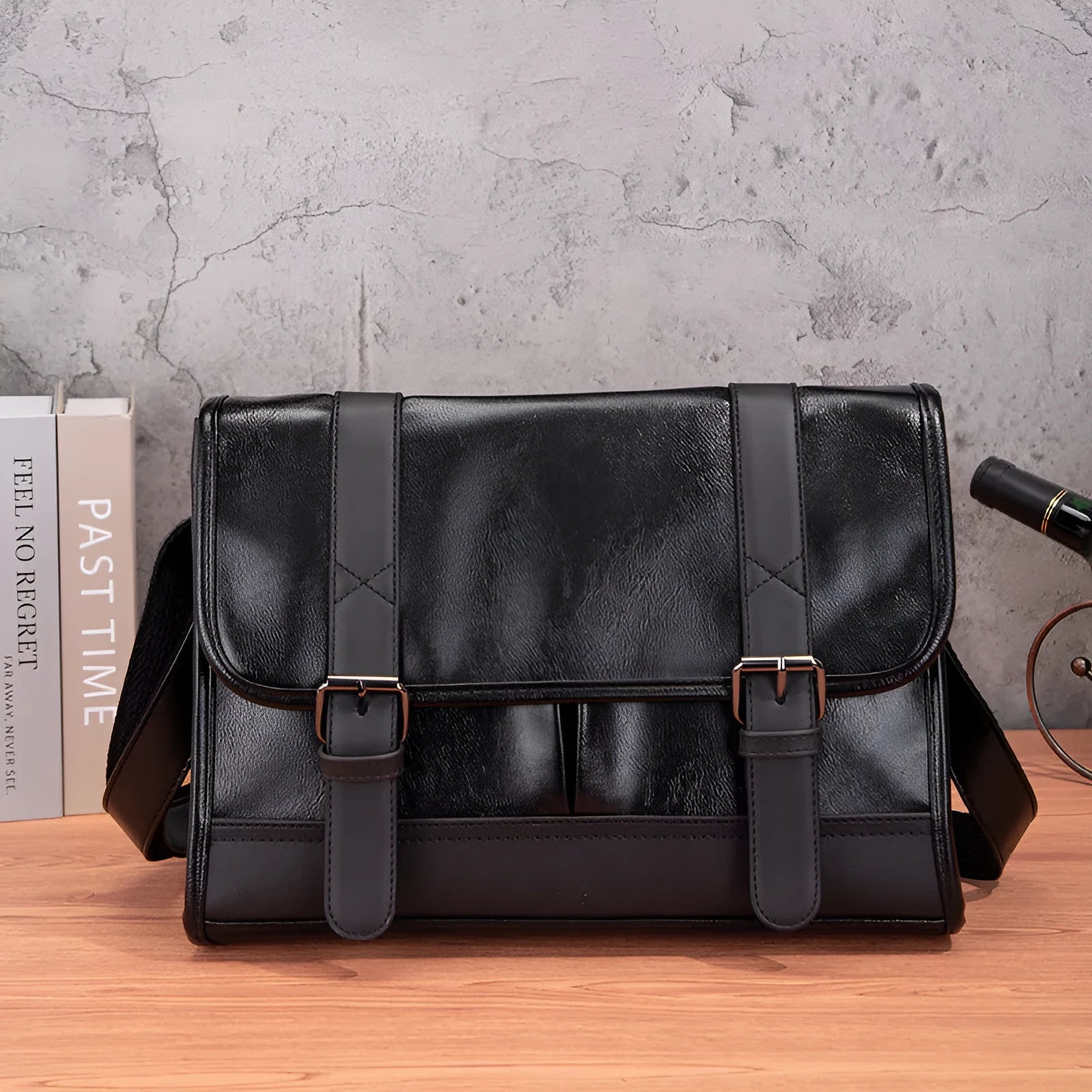 Black Korean-style men's anti-theft backpack with contrast sewing thread details