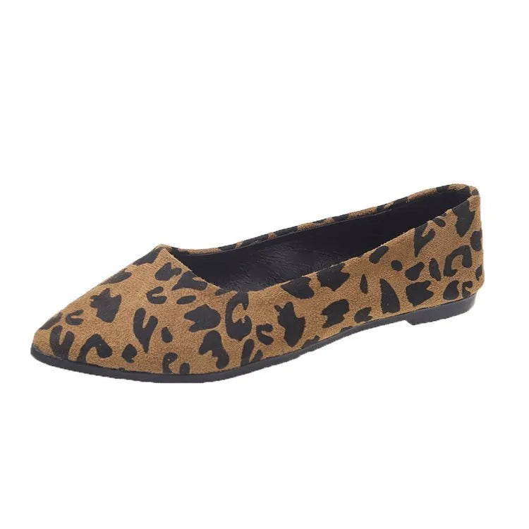 Women's leopard print flat pumps with pointed toe and 1-3cm low heel