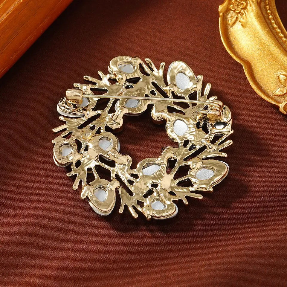Champagne Filbert Garland alloy brooch with retro cherry style and diamond treatment for waist closing and decoration