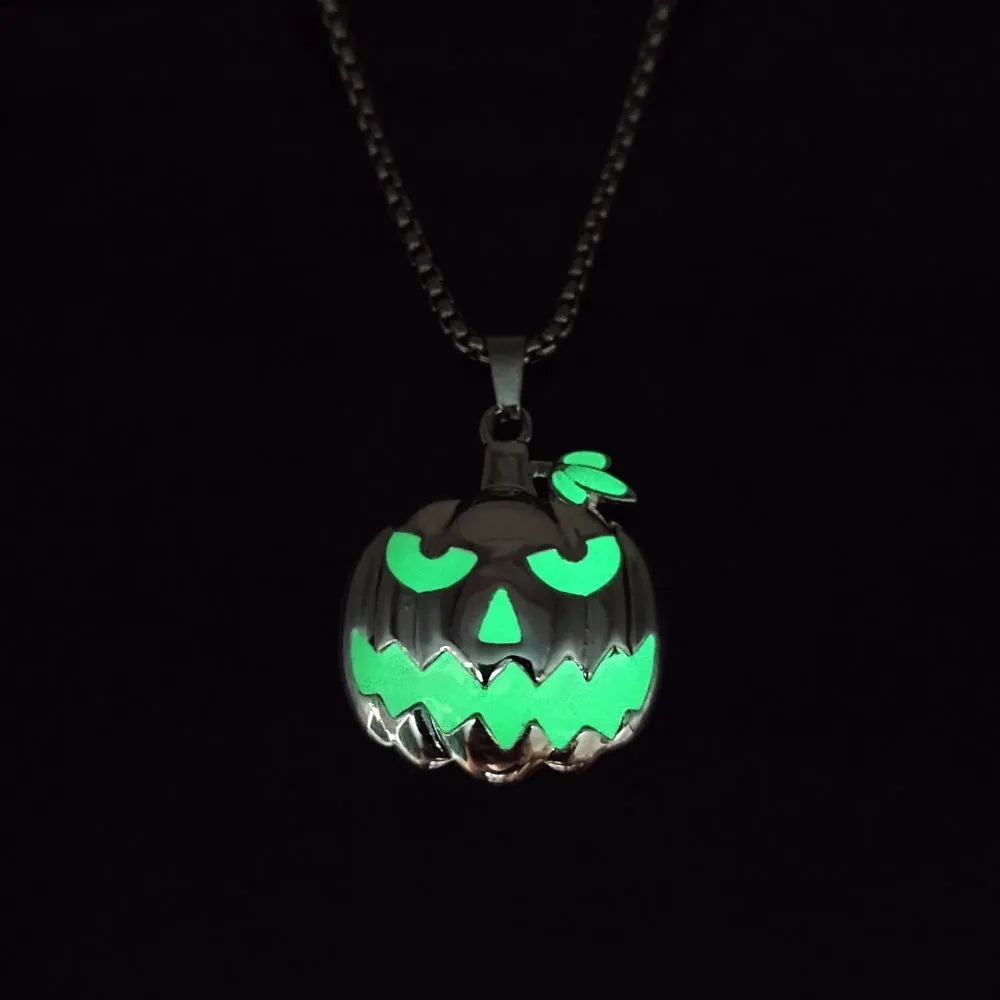Halloween necklace with luminous pumpkin pendant glowing in green light, zinc alloy construction