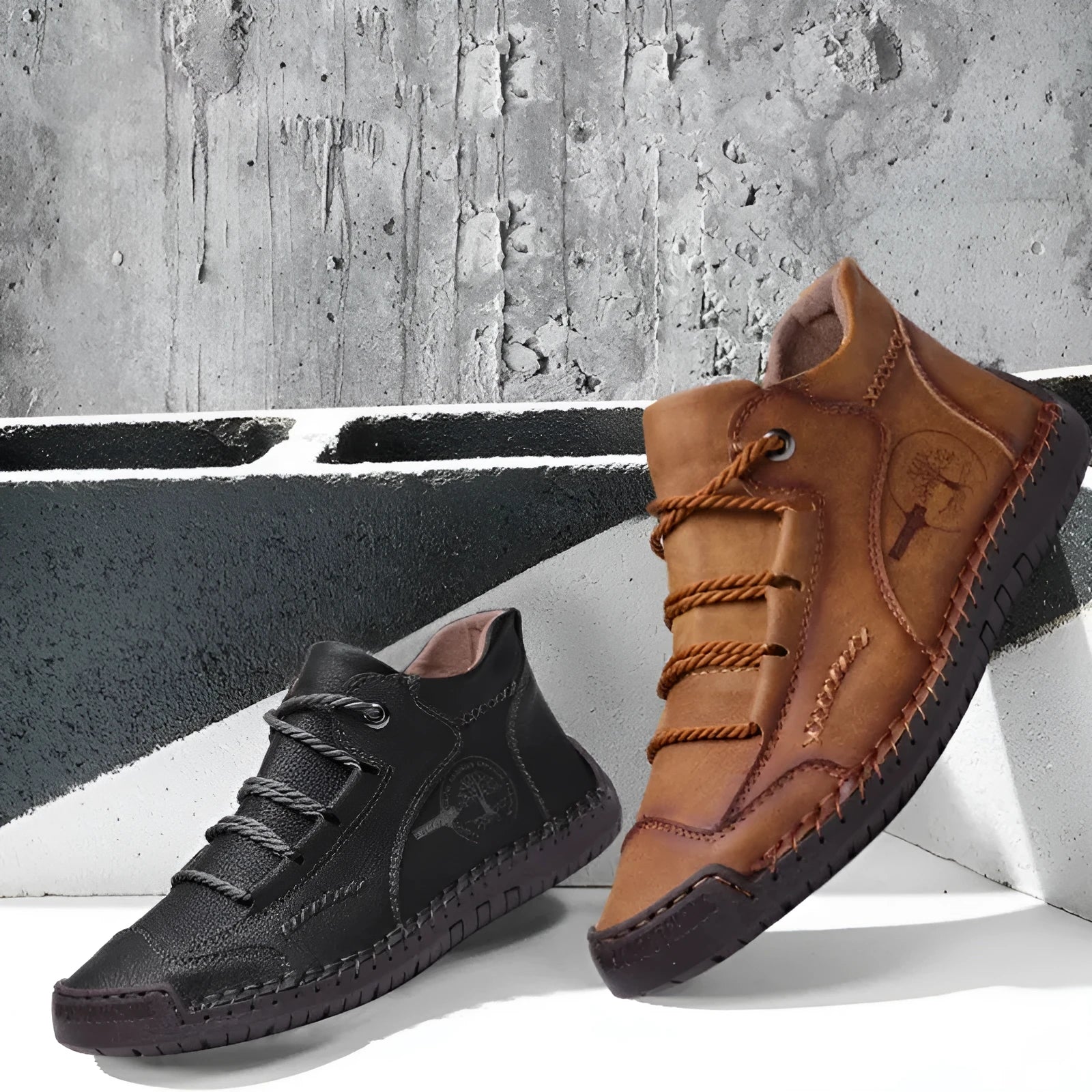 Men's high-top leather casual shoes in solid colour with round toe and lace-up fastening