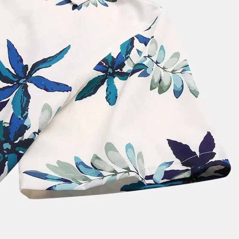 Casual printed shirt in white with lapel collar and short sleeves, loose fit cotton blend fabric