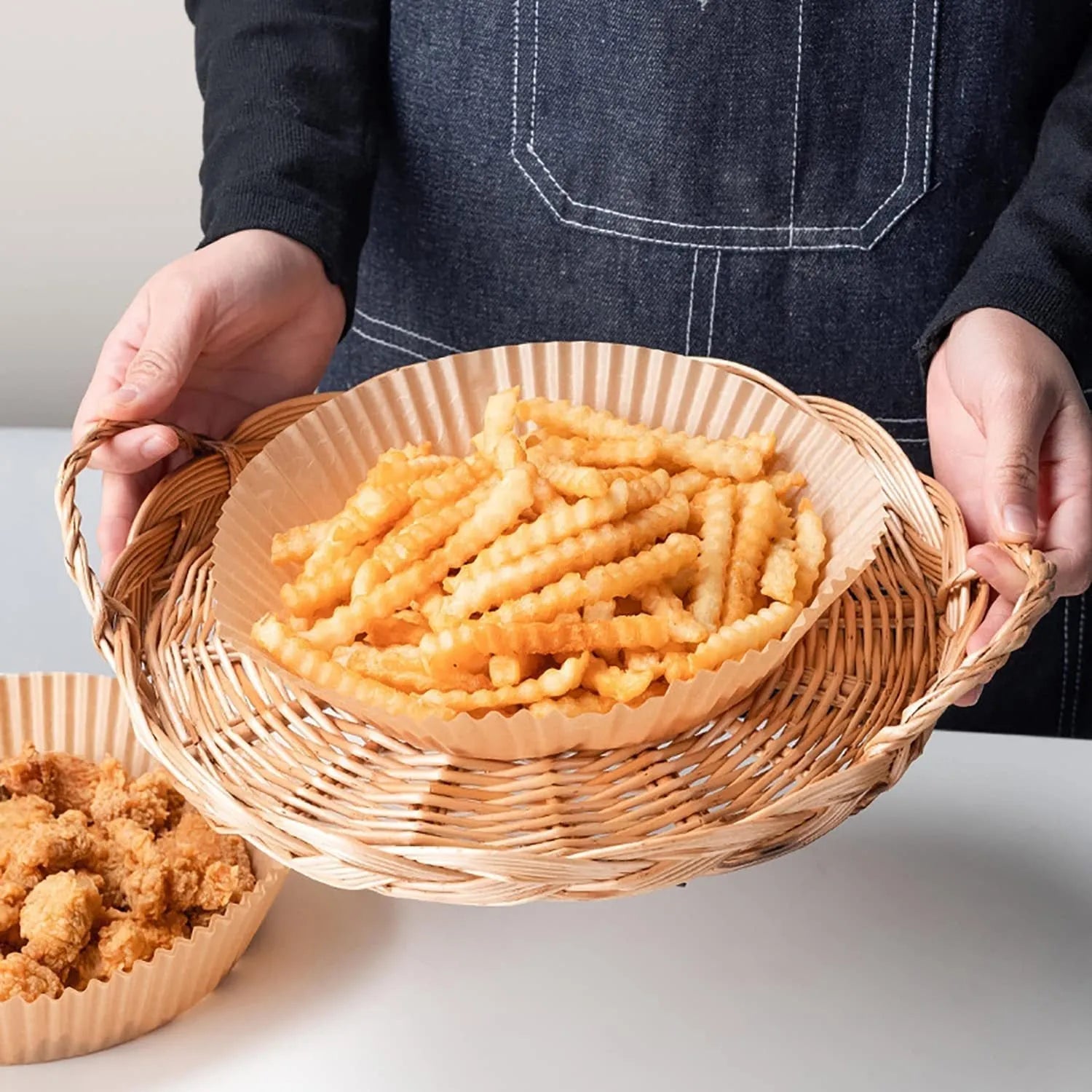 Disposable Air Fryer Paper Liners Food-Grade Parchment Baking Accessories Oil-Proof Non-Stick Round Bowl Shape 16cm Diameter 4.5cm Height 50-Piece Pack for Air Fryer Microwave Oven Steamer Natural Colour