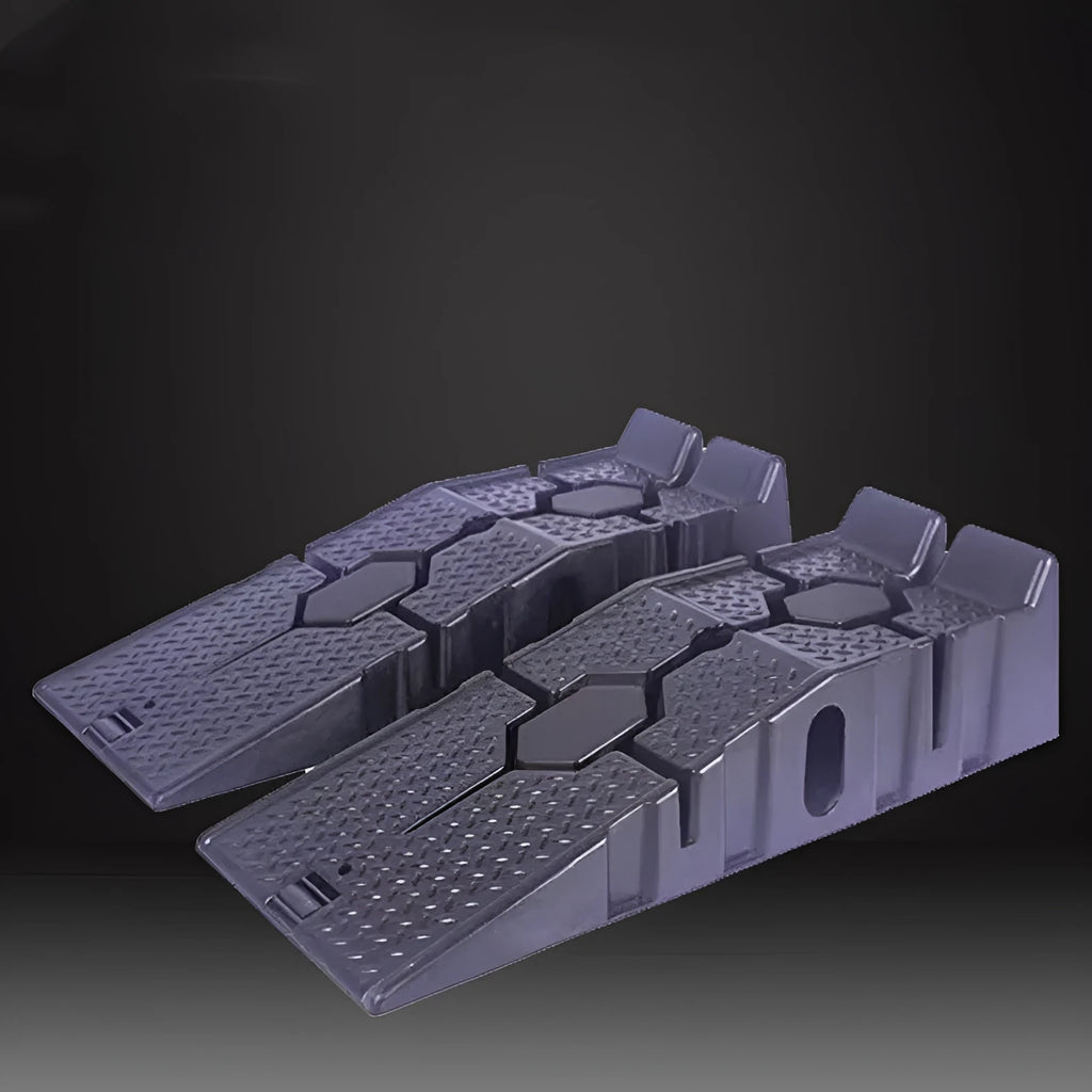 Heavy-duty industrial polypropylene car maintenance ramp, 900x330x225mm, for auto repair and agricultural machinery