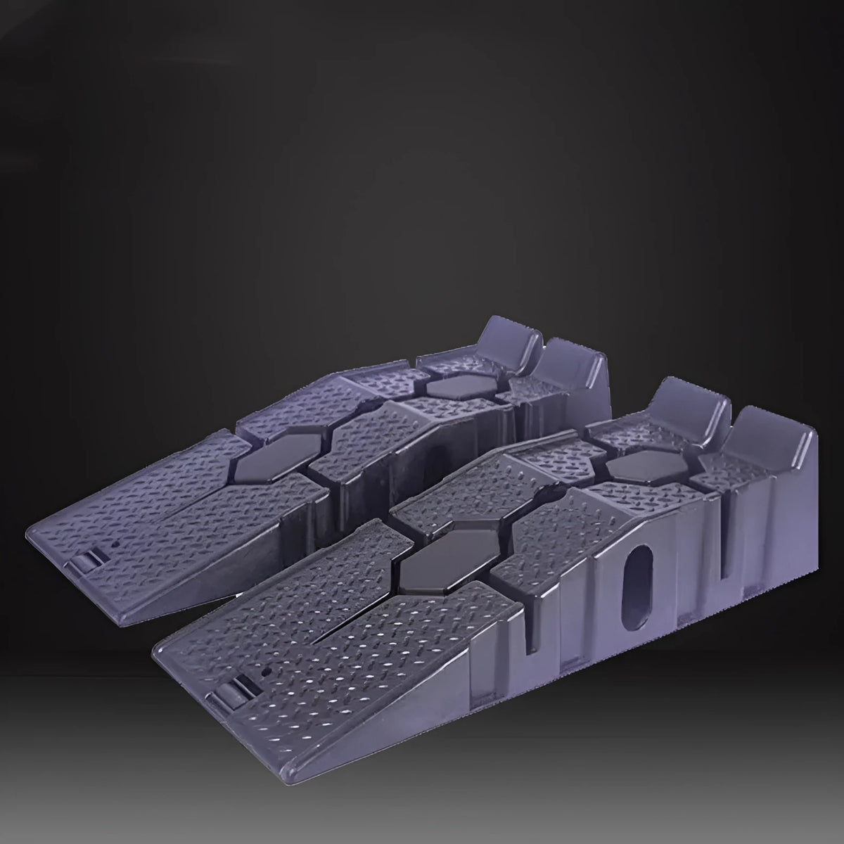 Heavy-duty industrial polypropylene car maintenance ramp, 900x330x225mm, for auto repair and agricultural machinery