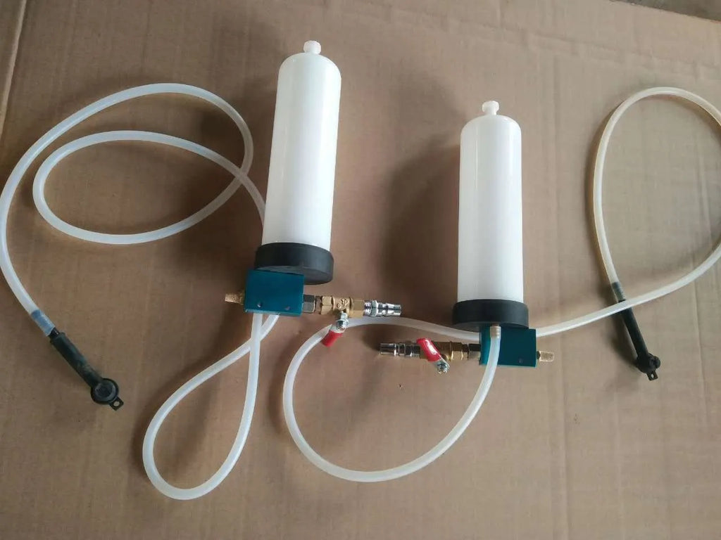 White PP brake fluid replacement machine 250x150x150mm for cars and motorcycles