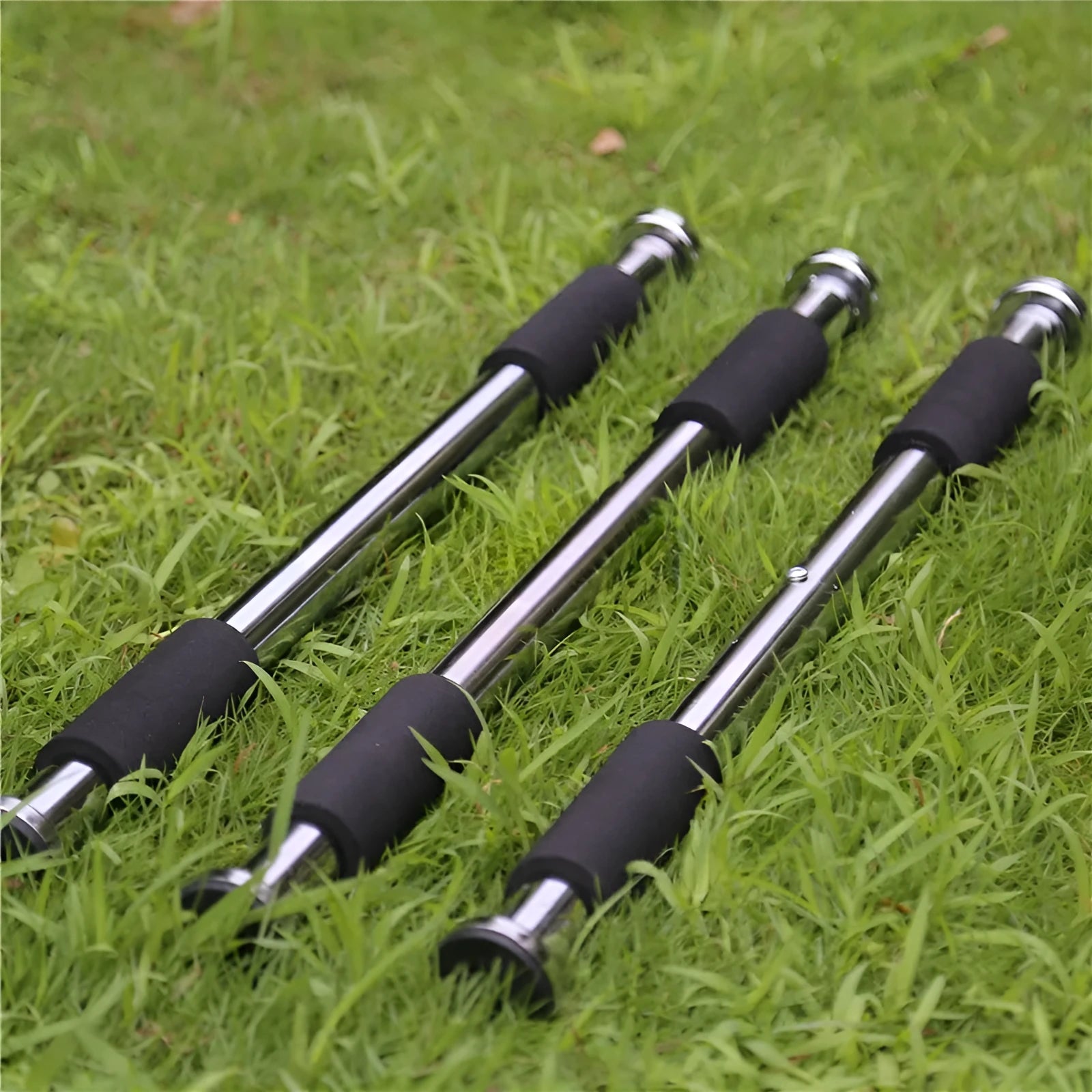Adjustable steel pull-up bar with parallel grips extended to show 62-100cm width range