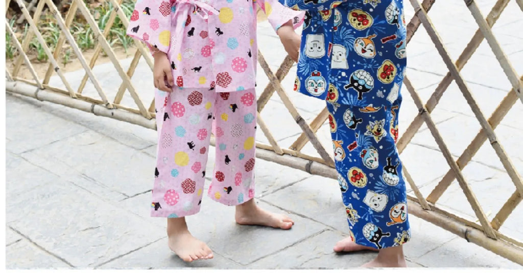 Girls' cartoon printed cotton pajamas suit in pink floral ball cat design with long sleeves, available in sizes 90-140cm