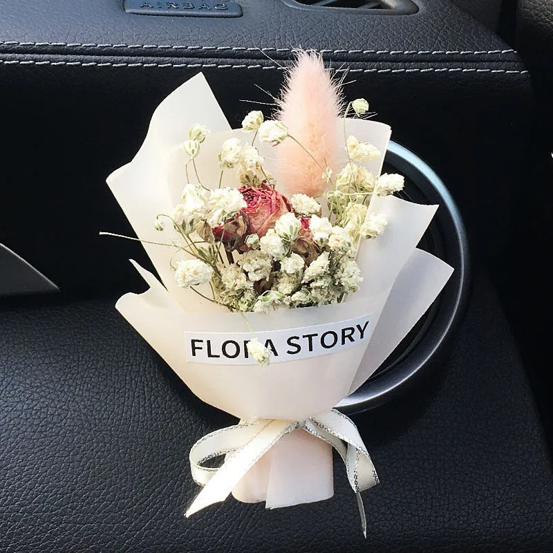 Dried flower bouquet and fragrance slices for car air outlet mounting