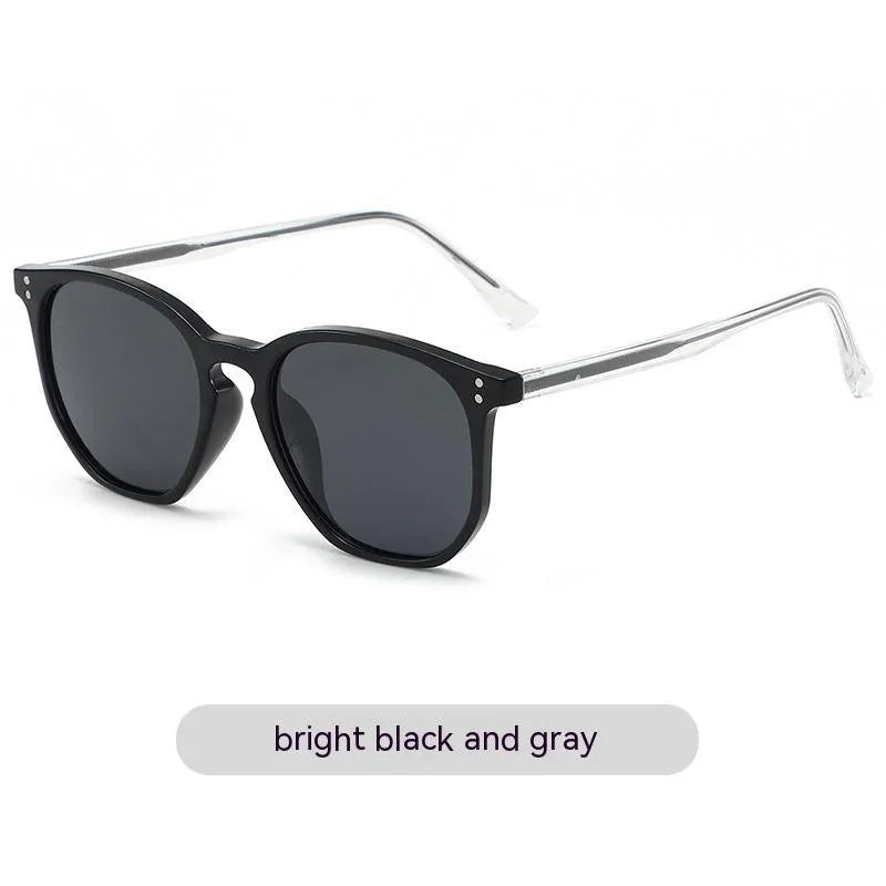 Fashion polarized sunglasses for women with TAC lens in black and gray colour