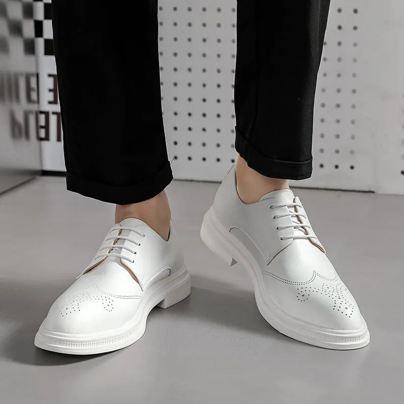 Men's white pointed-toe lace-up shoes with PU upper, flat square heel and rubber sole, sizes 38-48