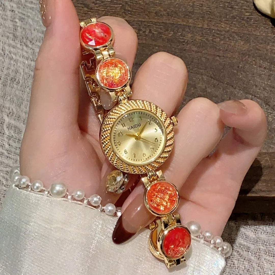 Women's round dial quartz watch in milky white with zinc alloy case