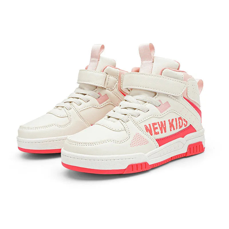 Children's outdoor sneakers with buckle fastening in multiple colour options