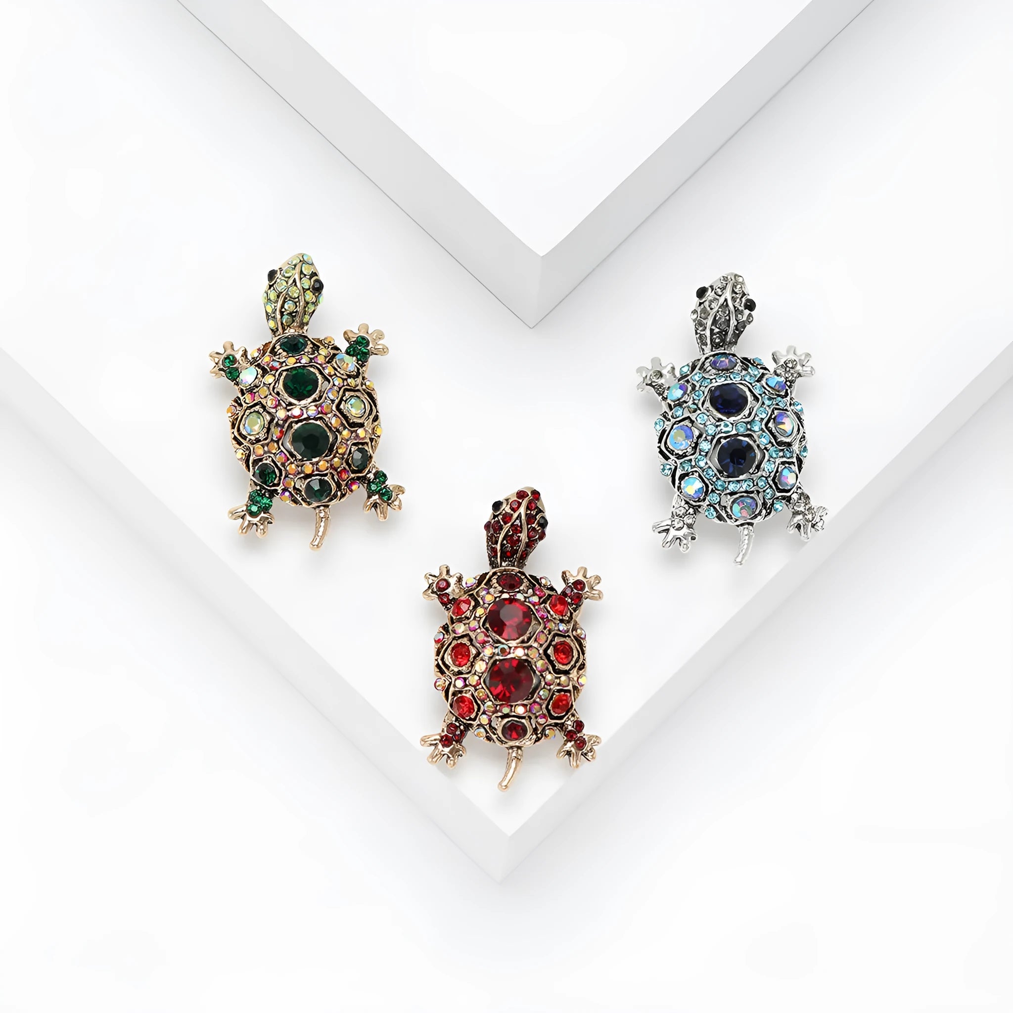 Retro rhinestone turtle brooch in alloy with animal design available in blue, green, and red colours