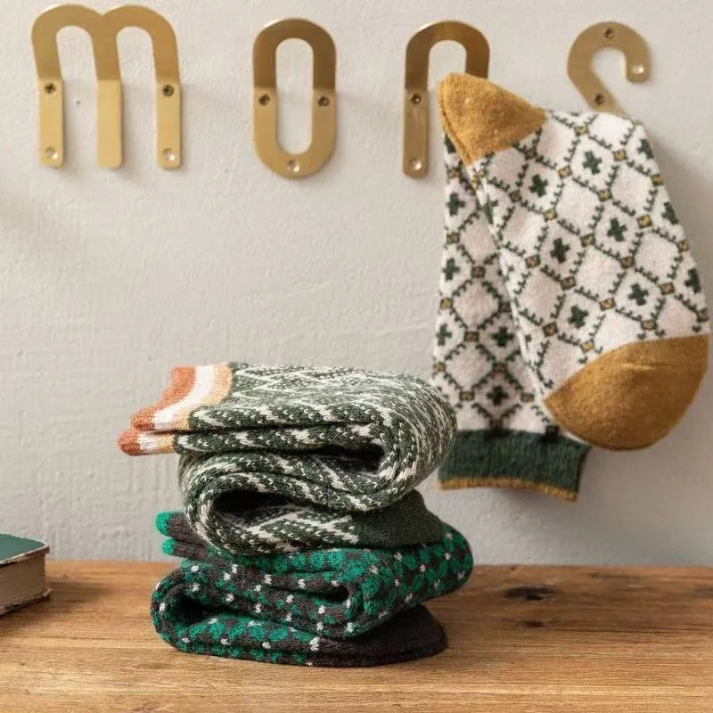 Women's mid-calf combed cotton double-knit retro ripple socks in mixed colours, jacquard pattern