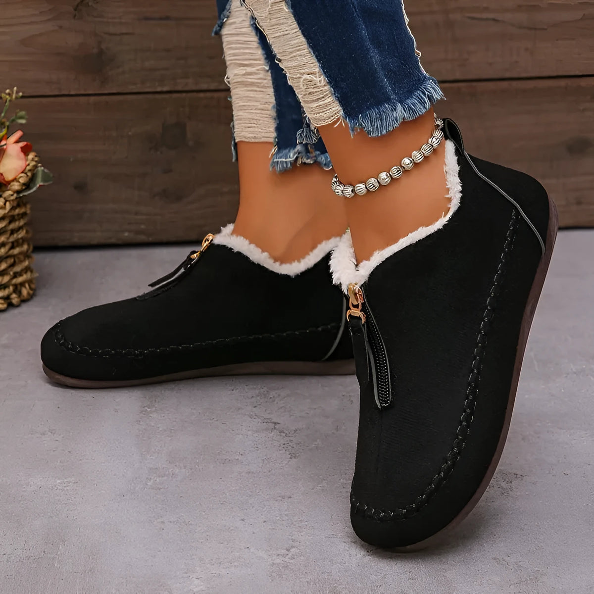 Women's casual solid colour suede retro snow boots, low-top, cotton lining, rubber sole, available camel and black
