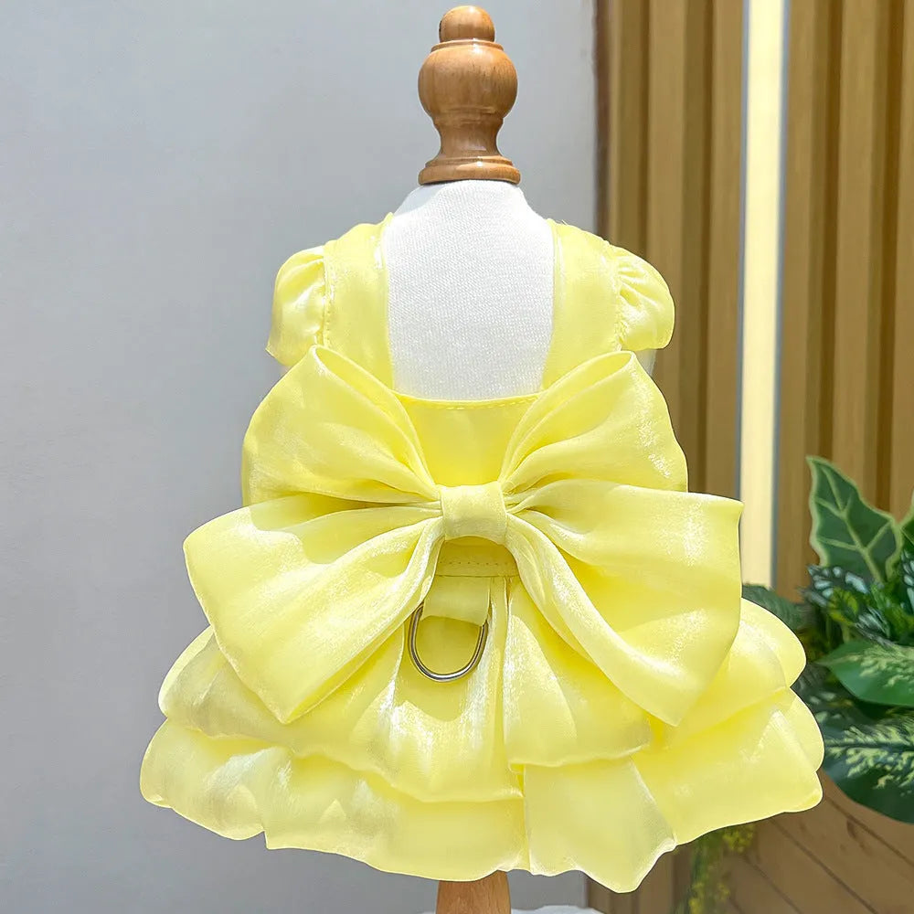 Pet wedding dress in white polyester with five sizes for dogs and cats