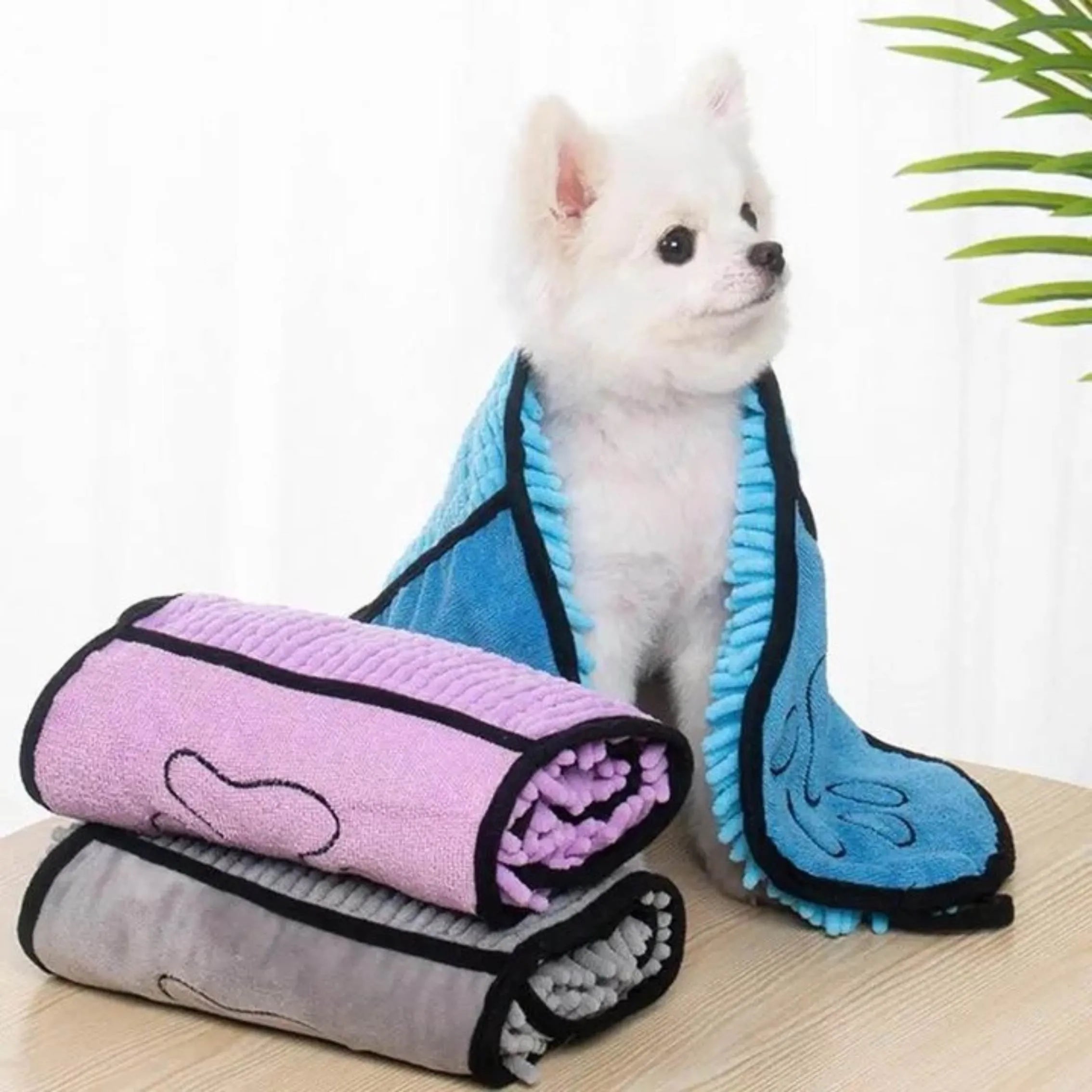 Quick-dry pet bath robe towel in blue, measuring 62 by 23 centimetres