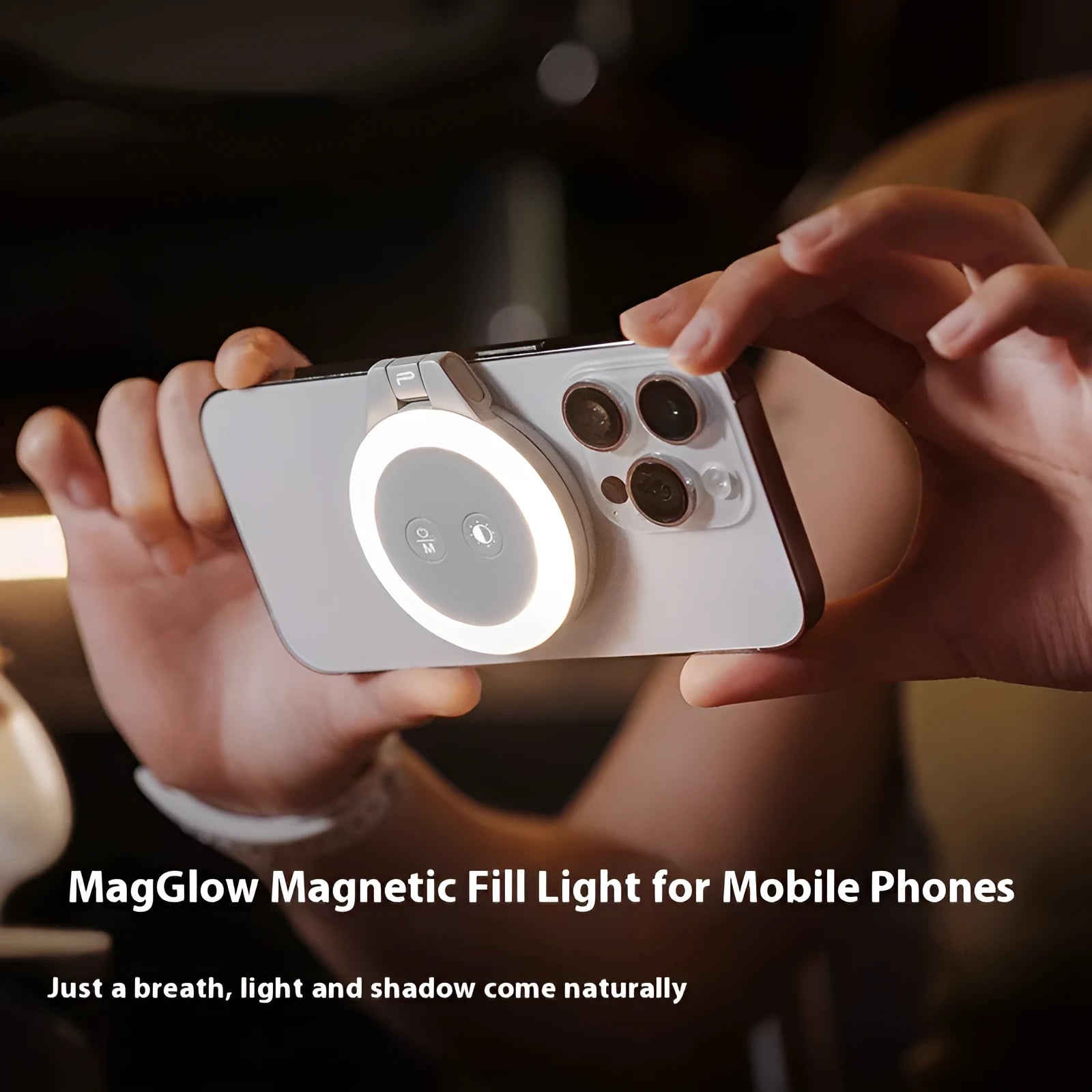 Magnetic portable mobile phone fill-in light in classic black, 13.5cm ABS PC body with Type-C charging port