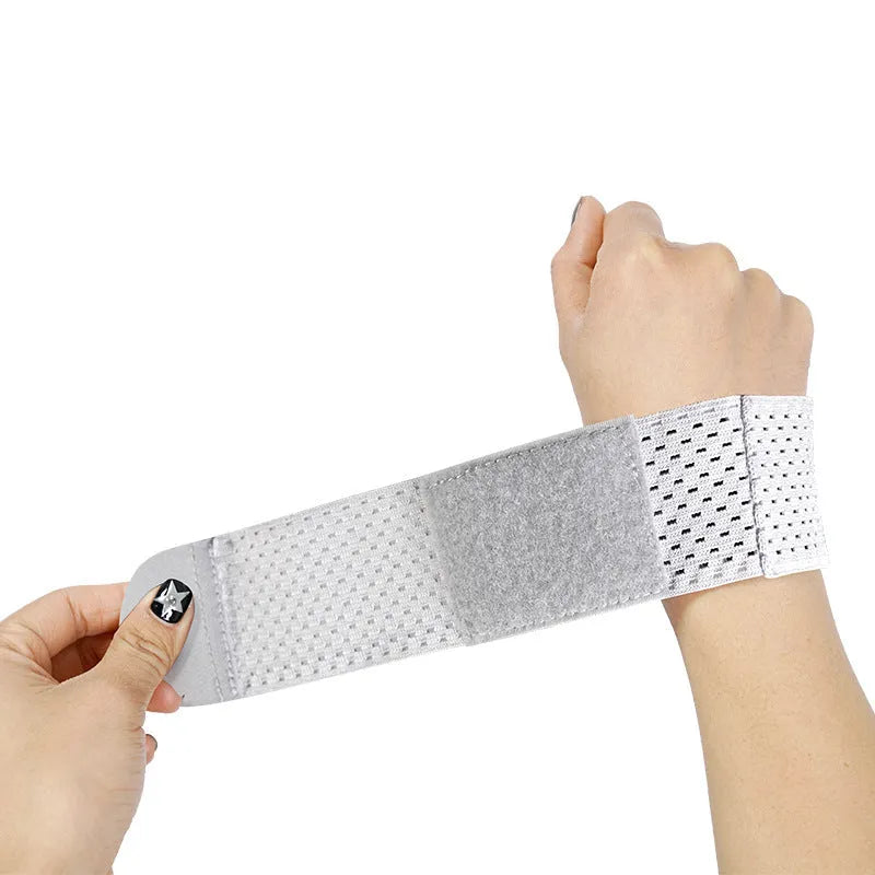 High elastic breathability athletic wristguards for gym workouts in black, grey and pink colour options