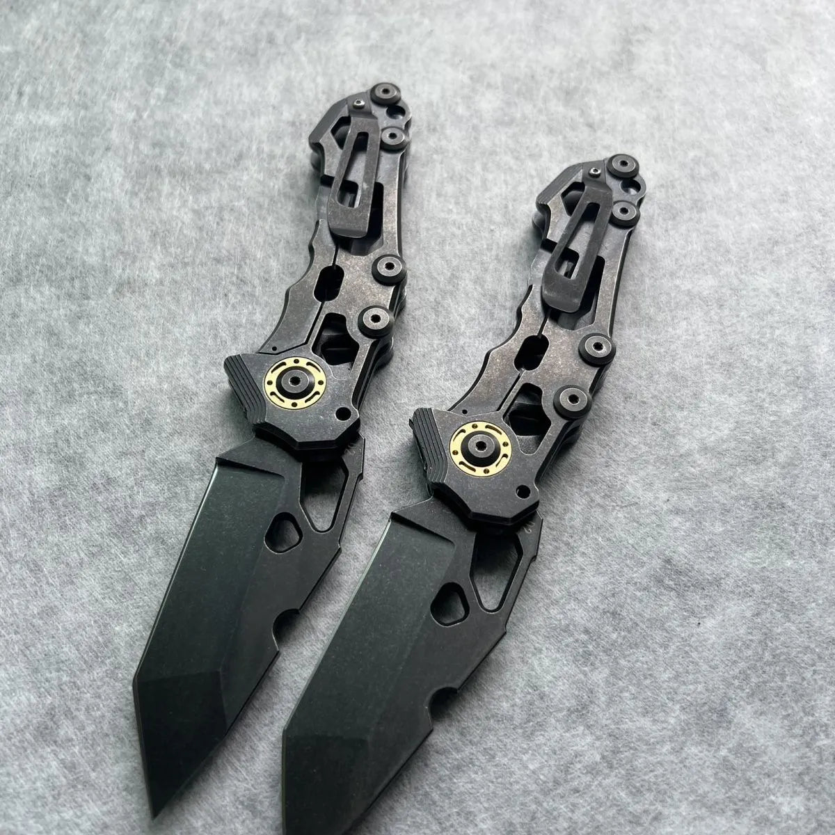 D2 steel folding knife with 9cm blade and 120mm handle, compact outdoor pocket knife